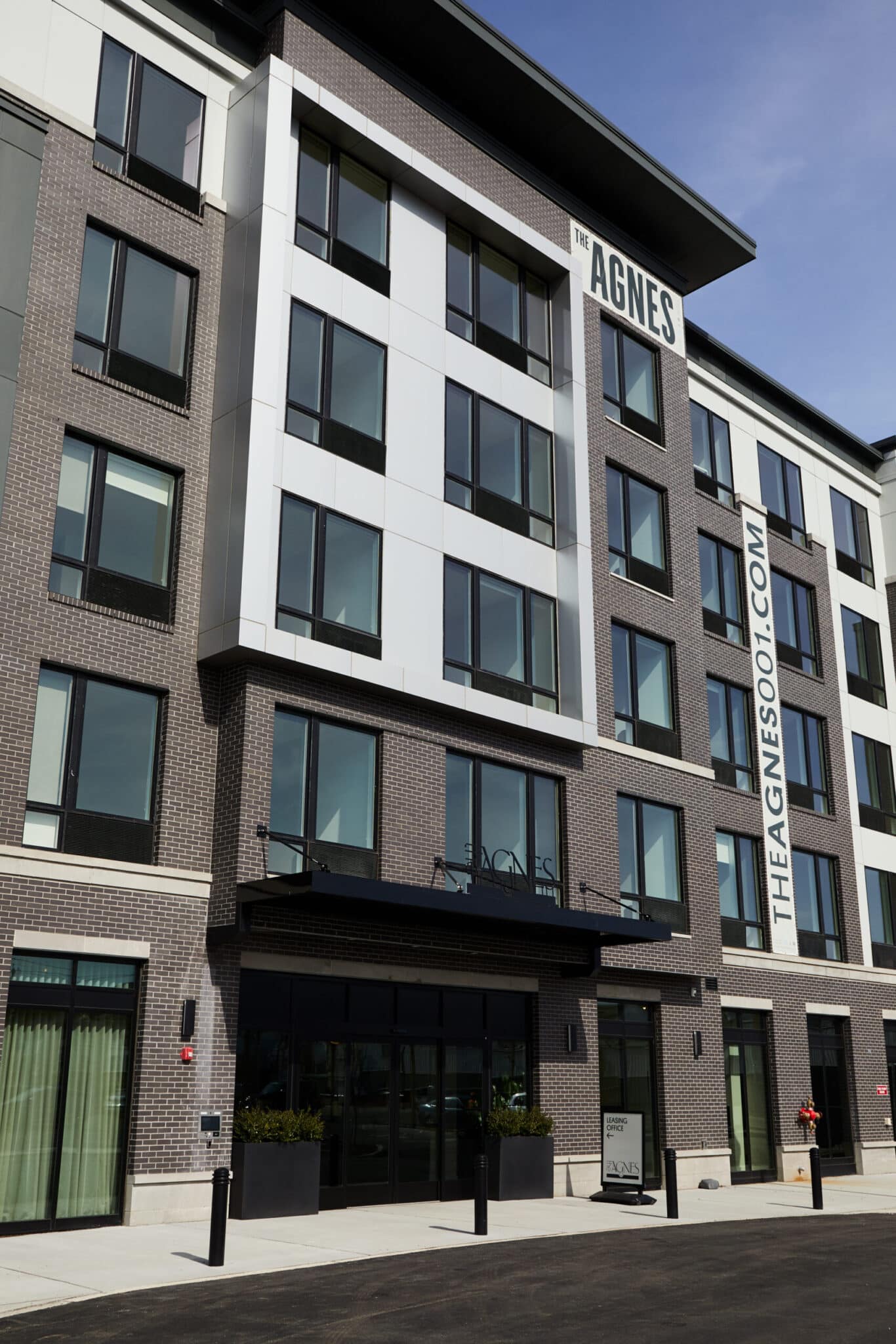 The Agnes Spacious, LightFilled Residences